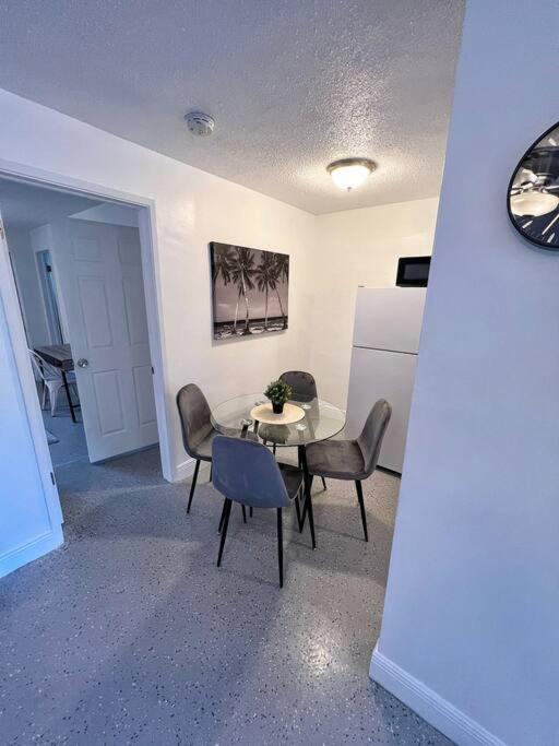 Cozy & Beautiful 1Bd Apartment W/Full Kitchen! Fort Lauderdale Exterior photo